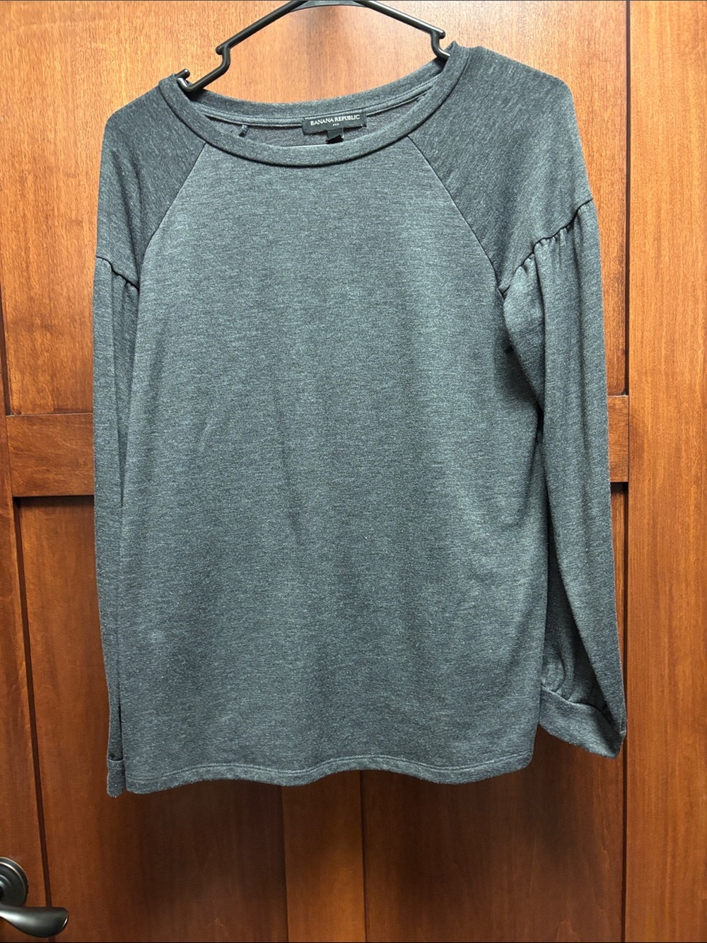 Banana Republic Women's Long-Sleeve Crewneck Top in Heather Charcoal